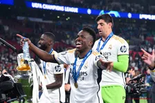 Thumbnail for article: Courtois reageert scherp op racistische gezangen richting Vini: “Dit is beschamend”