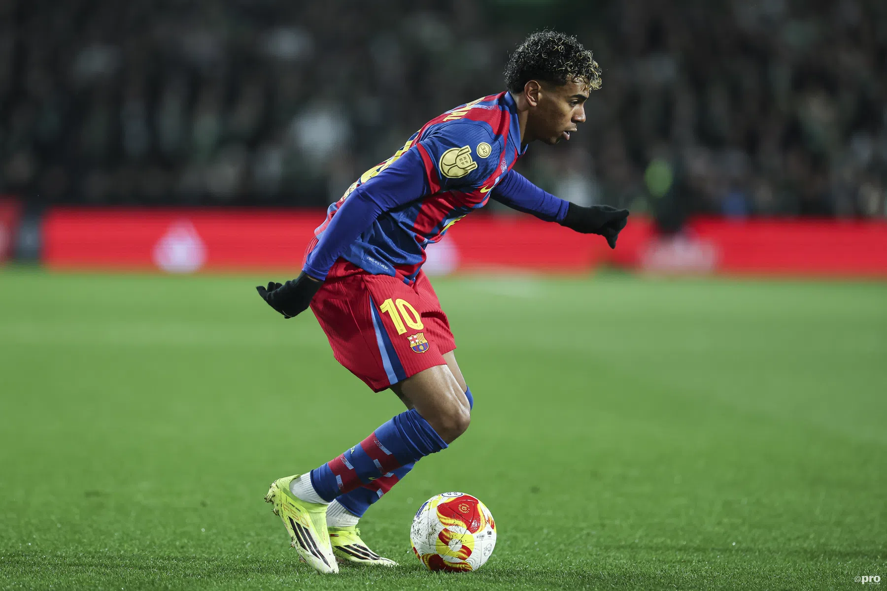 Barça met schrik vrij bij Racing Santander