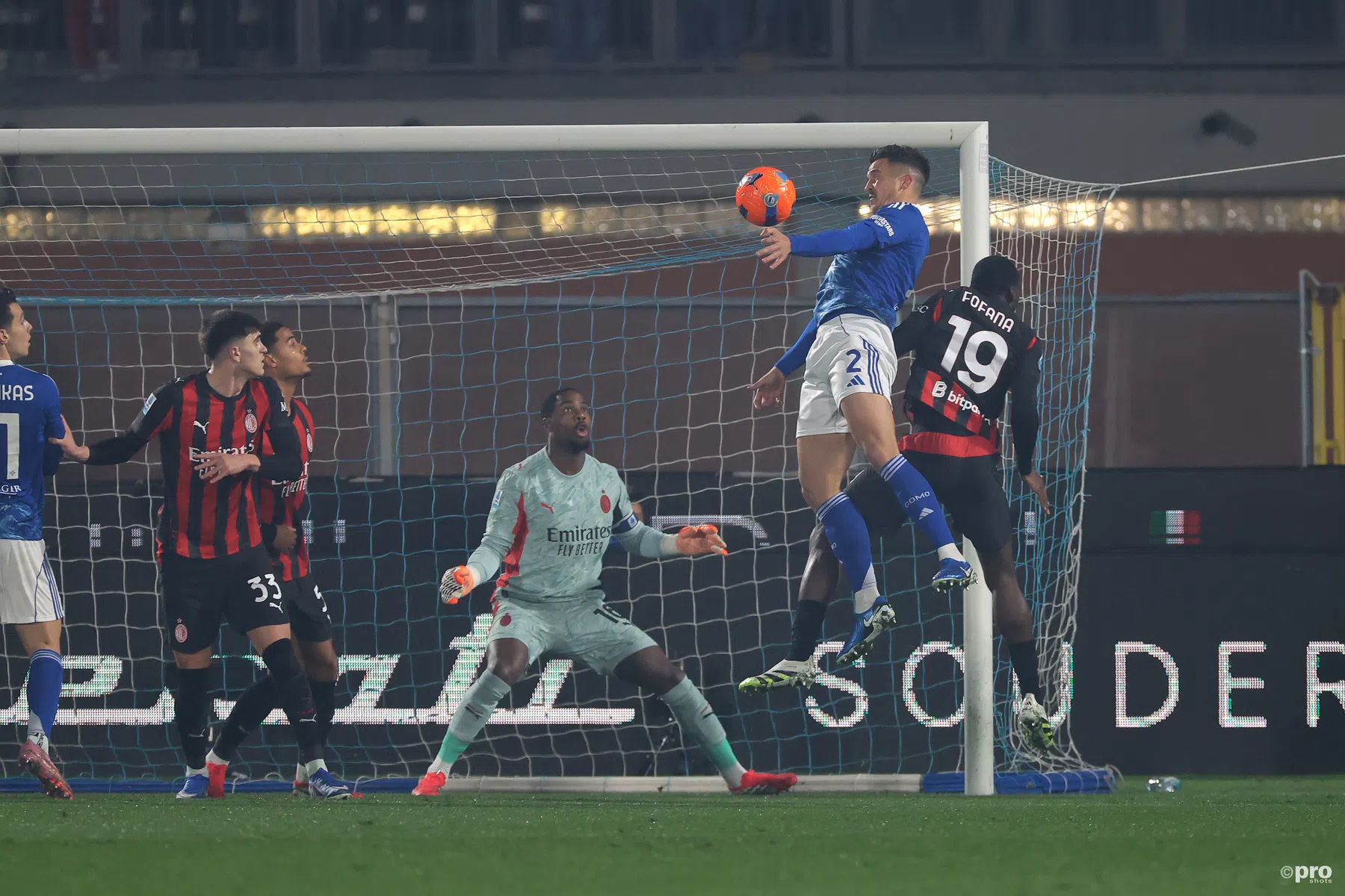 AC Milan wint met moeite van Como
