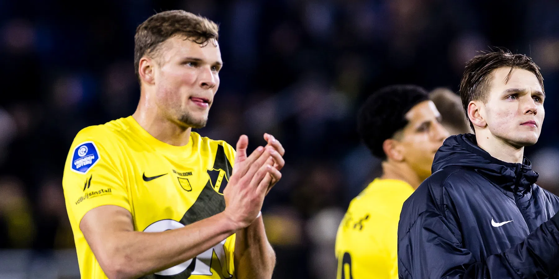 NAC-trainer Carl Hoefkens over Van Hooijdonk-geruchten