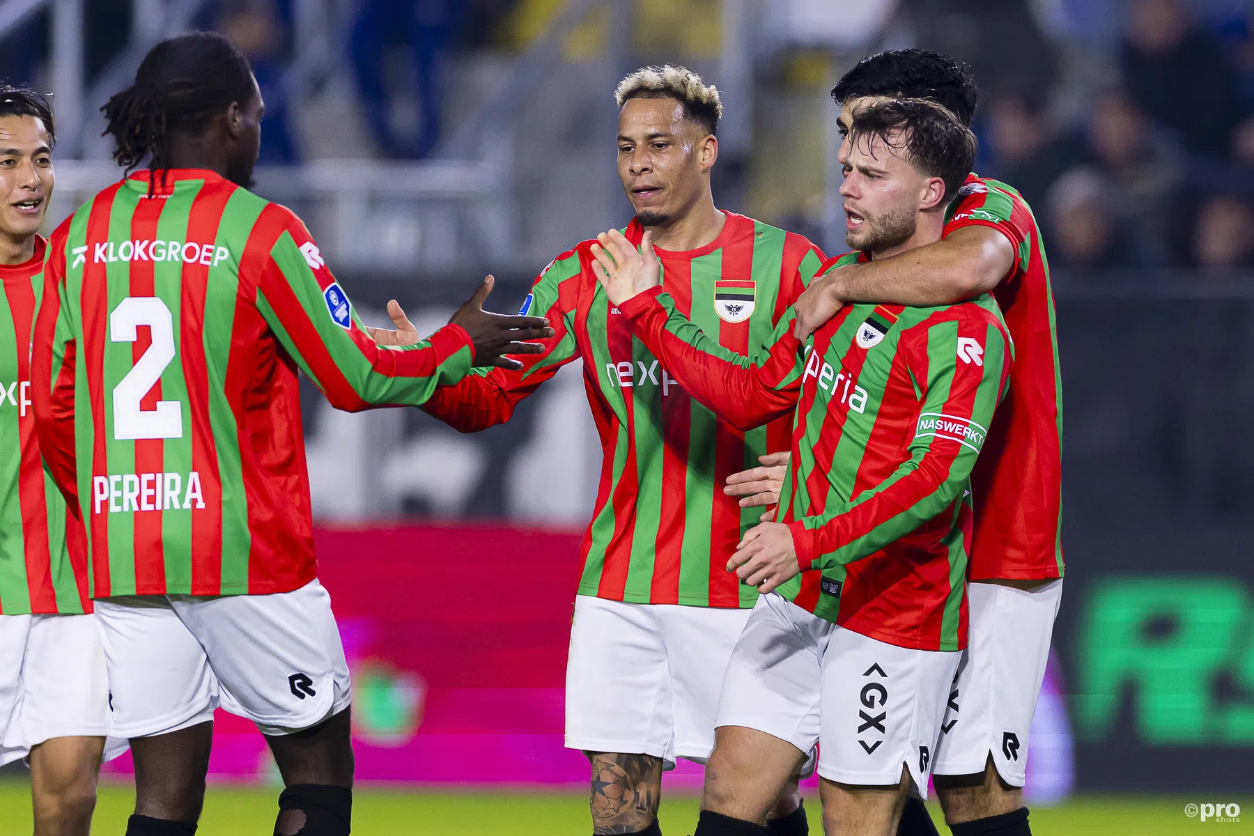 NEC profiteert van misstappen Ajax en AZ