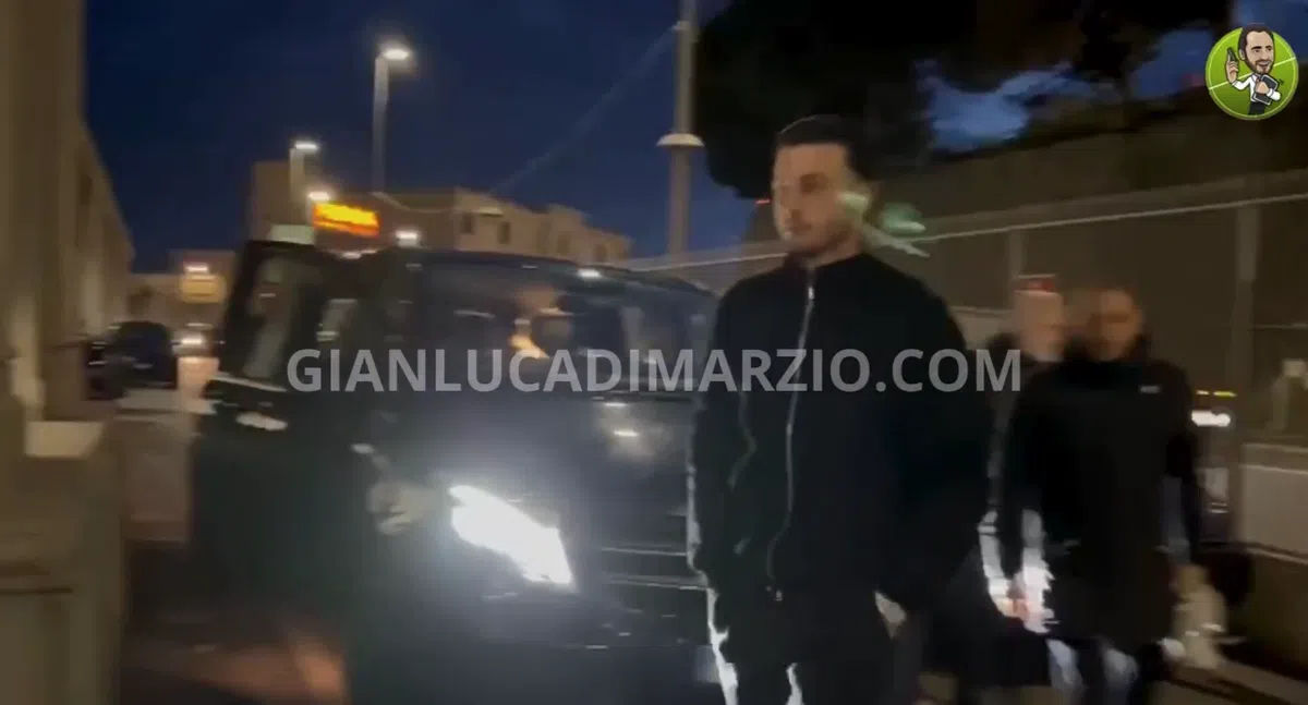 Beelden: Justin Bijlow in Italië om transfer naar Genoa af te ronden