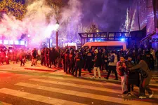 Thumbnail for article: Politie moet ingrijpen, onrust in Brussel en Antwerpen nadat Marokko verliest