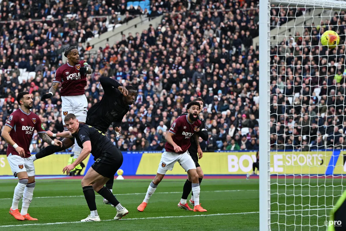 Britse pers lyrisch over Nederlande West Ham-Sunderland: 'Hij bracht inspiratie'