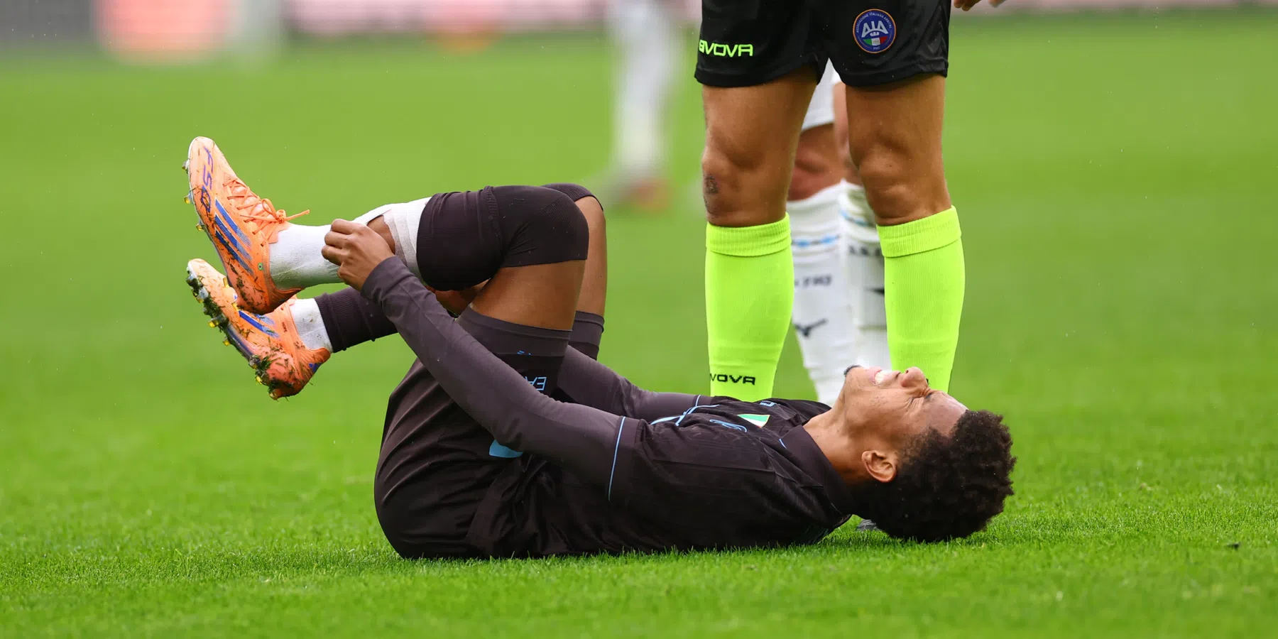 David Neres moet operatie ondergaan