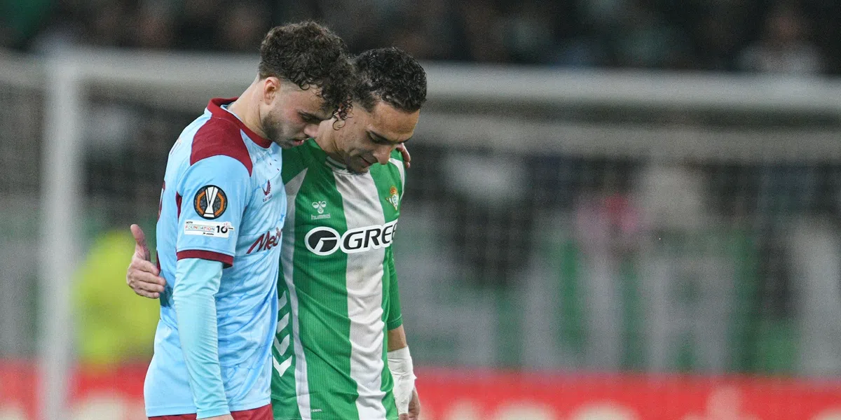 Spaanse media zien 'zeer emotioneel moment' bij Feyenoord: 'Ramp voor Van Persie'