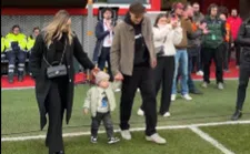 Thumbnail for article: Emotioneel moment: Standard neemt afscheid van Vanheusden