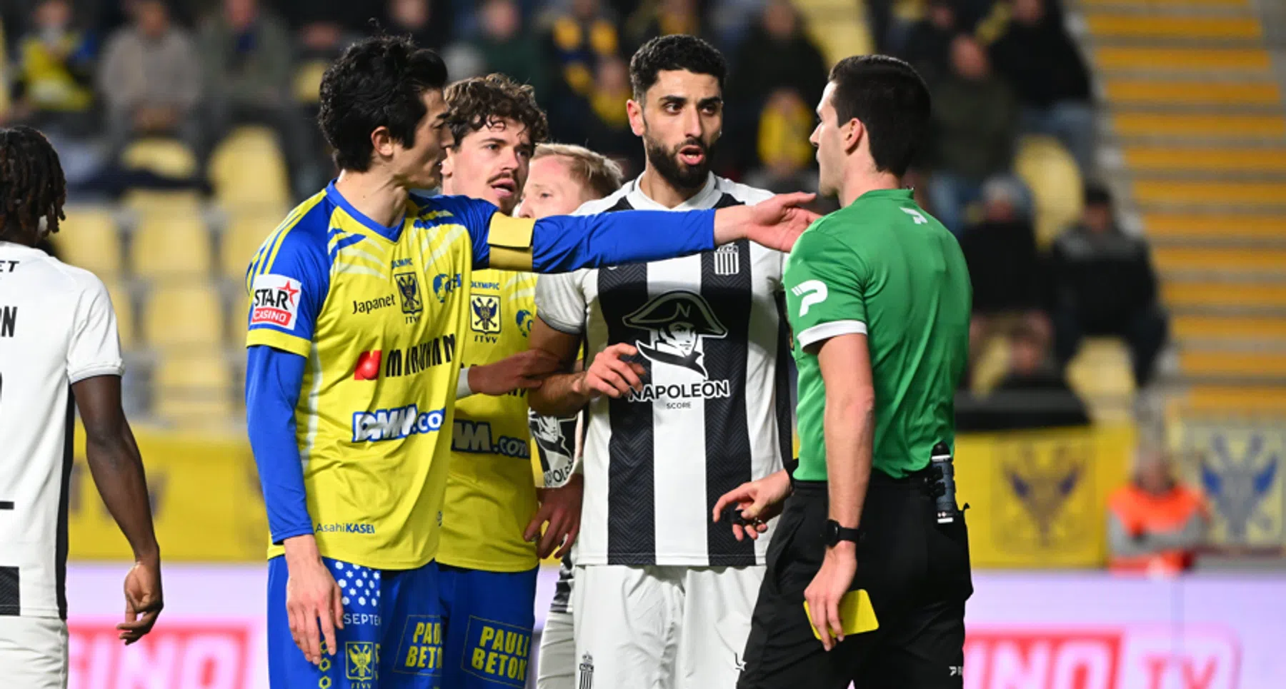 Muja mogelijk drie matchen geschorst na rode kaart in STVV - Charleroi