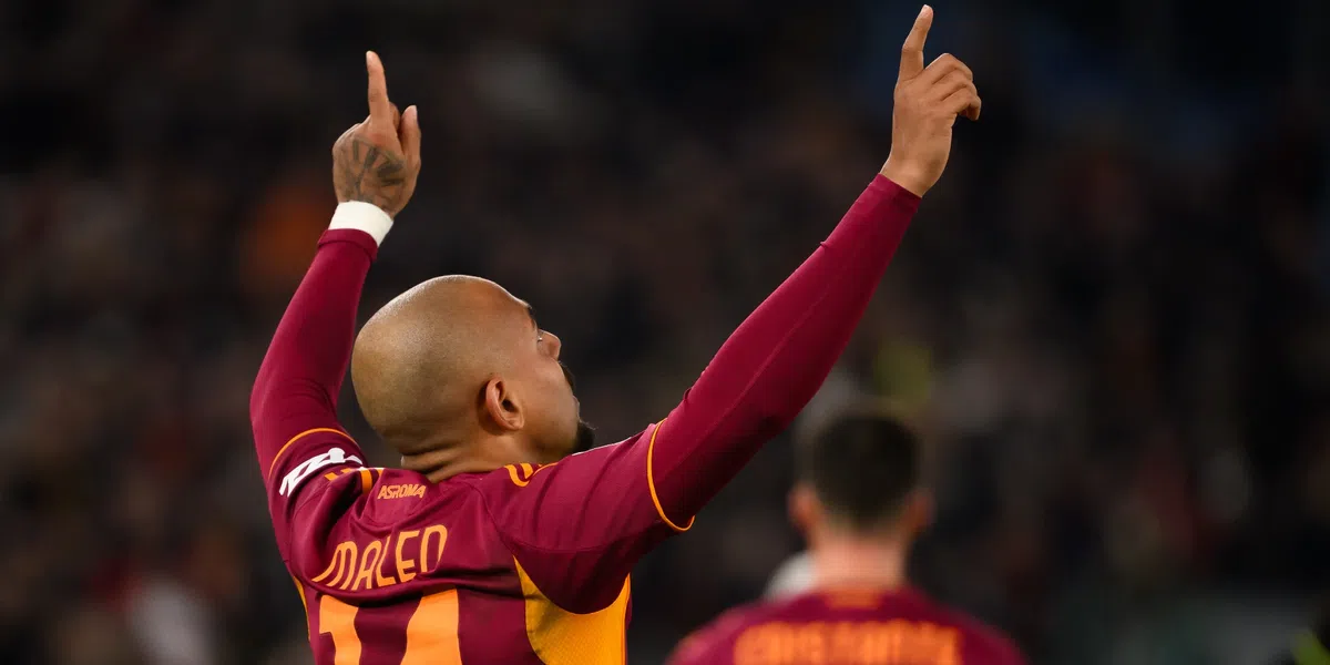 Malen is de grote held van AS Roma met twee doelpunten tegen Cagliari