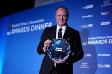 Bergkamp lovend over één legendarische landgenoot: 'Ik heb echt mazzel gehad'