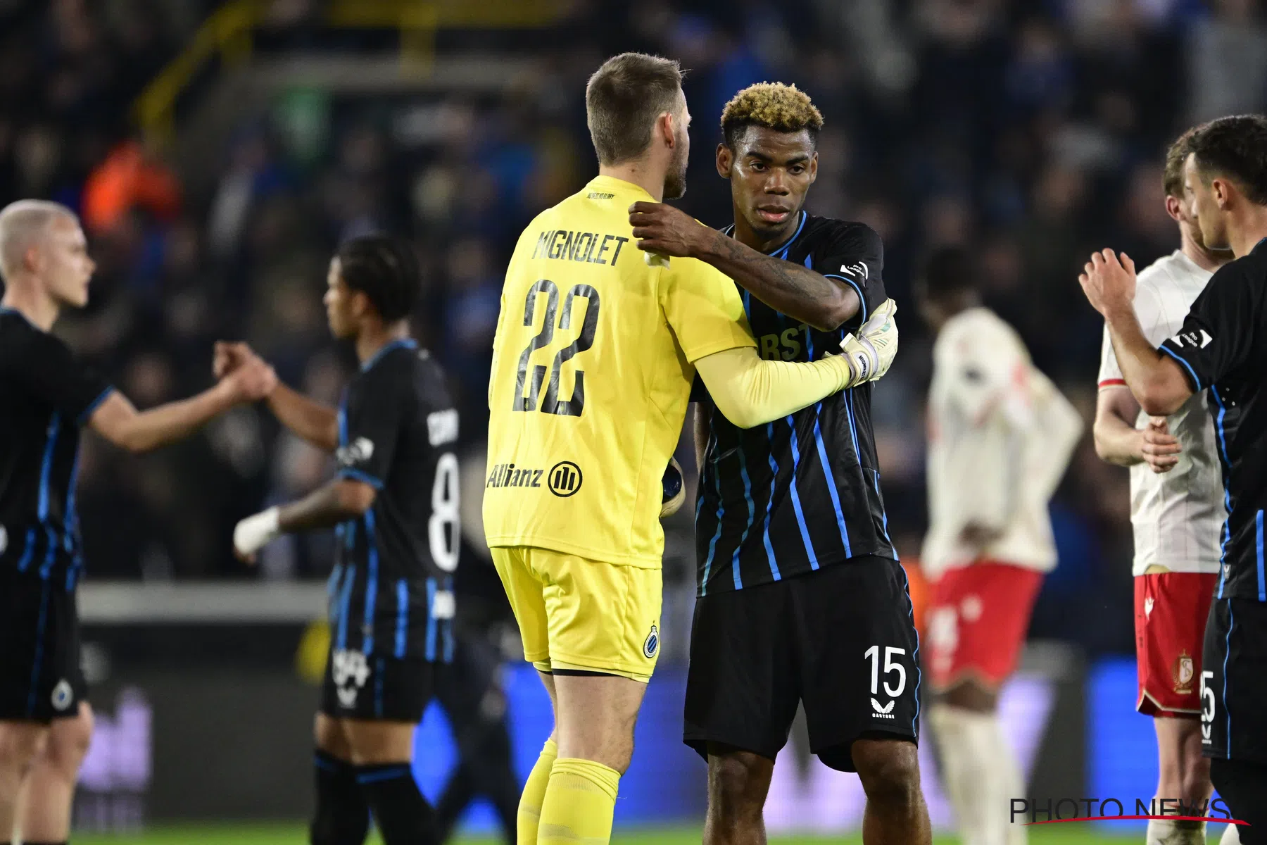‘Raphael Onyedika van Club Brugge is erg gewild, vertrek lijkt onvermijdbaar’ 
