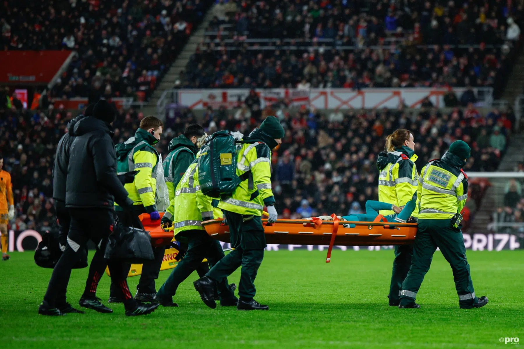 Wataru Endo lange tijd geblesseerd