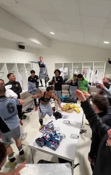 Prachtige beelden: Grote vreugde in Anderlecht-kleedkamer na bereiken bekerfinale