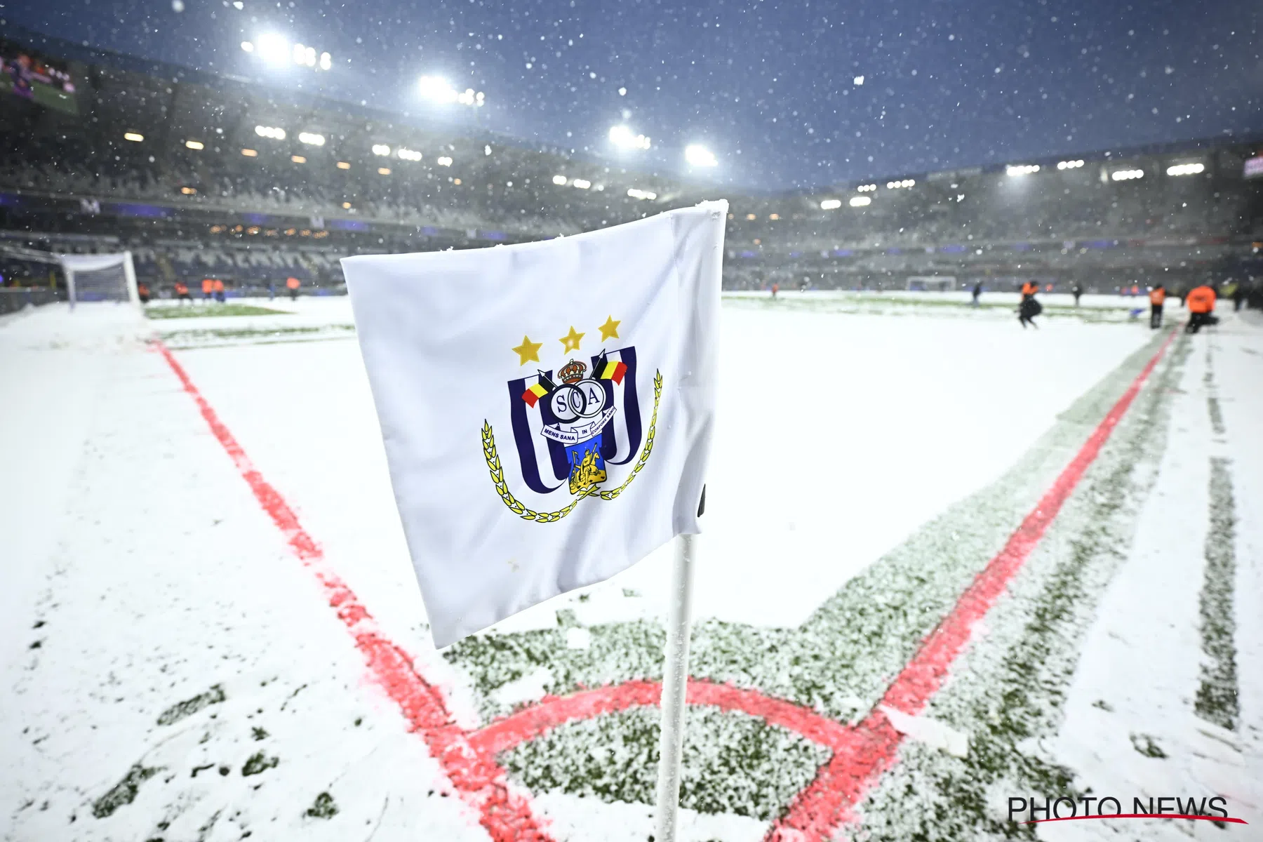 RSC Anderlecht – La Louvière verlaat door sneeuw, ref beslist na de warming-up