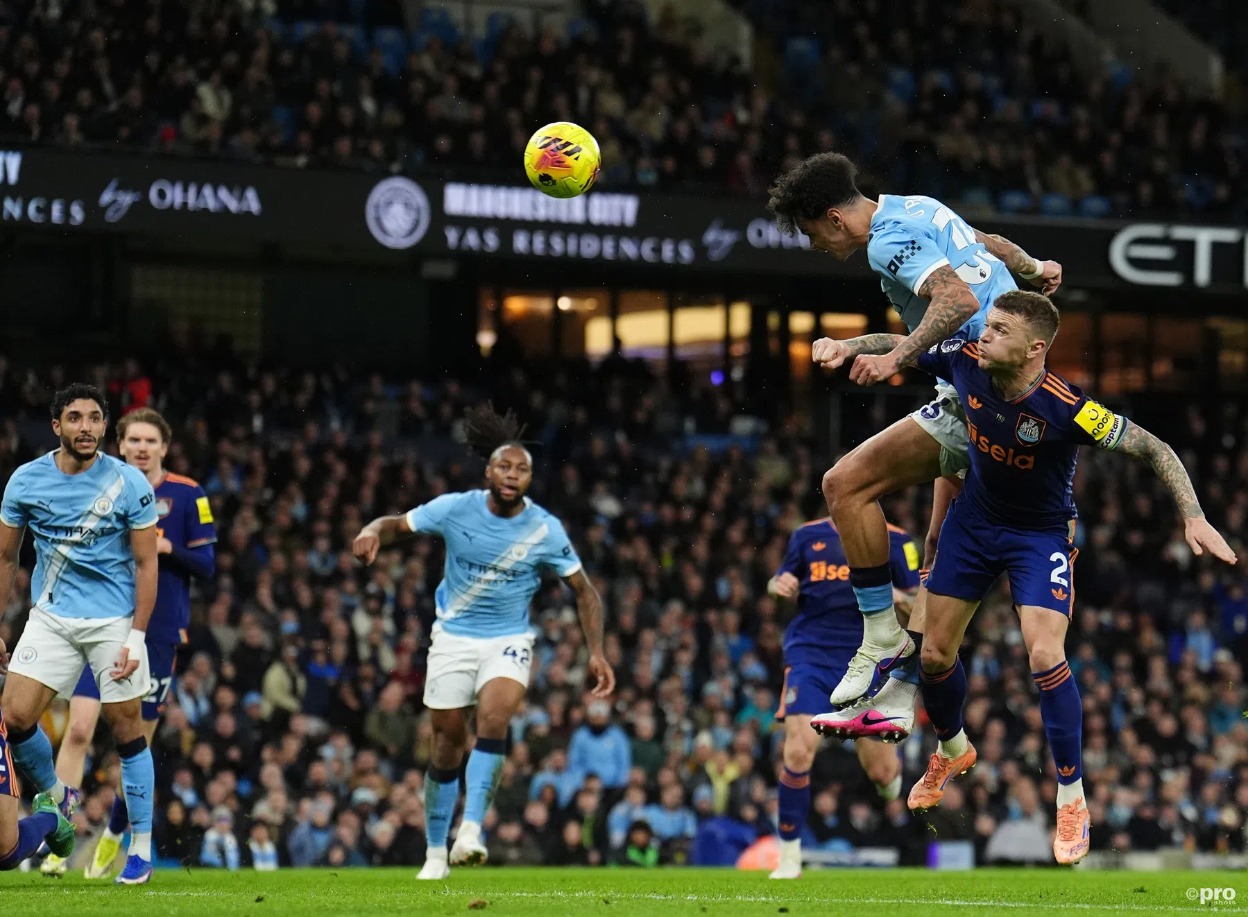 City verslaat Newcastle en loopt in op Arsenal