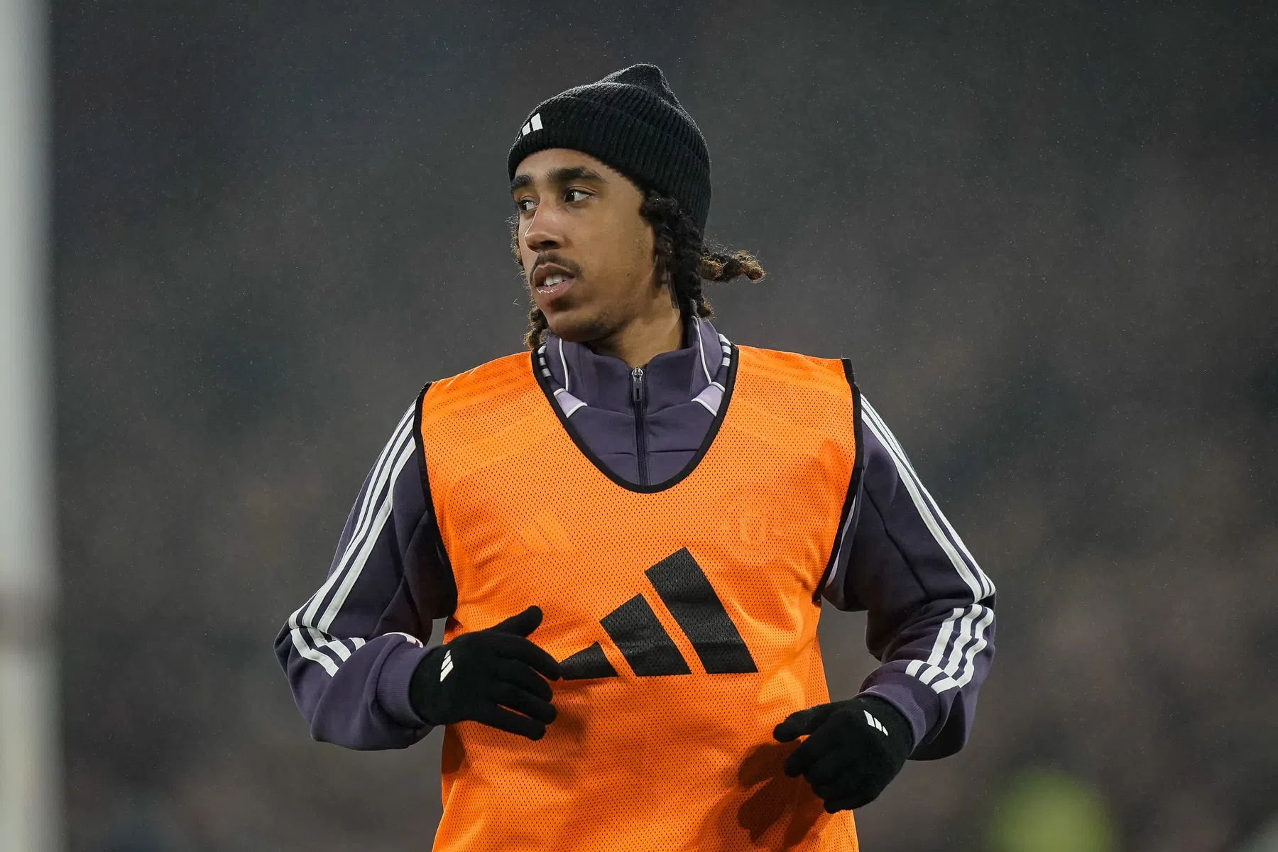 Leny Yoro krijgt rijverbod na grove snelheidsovertreding