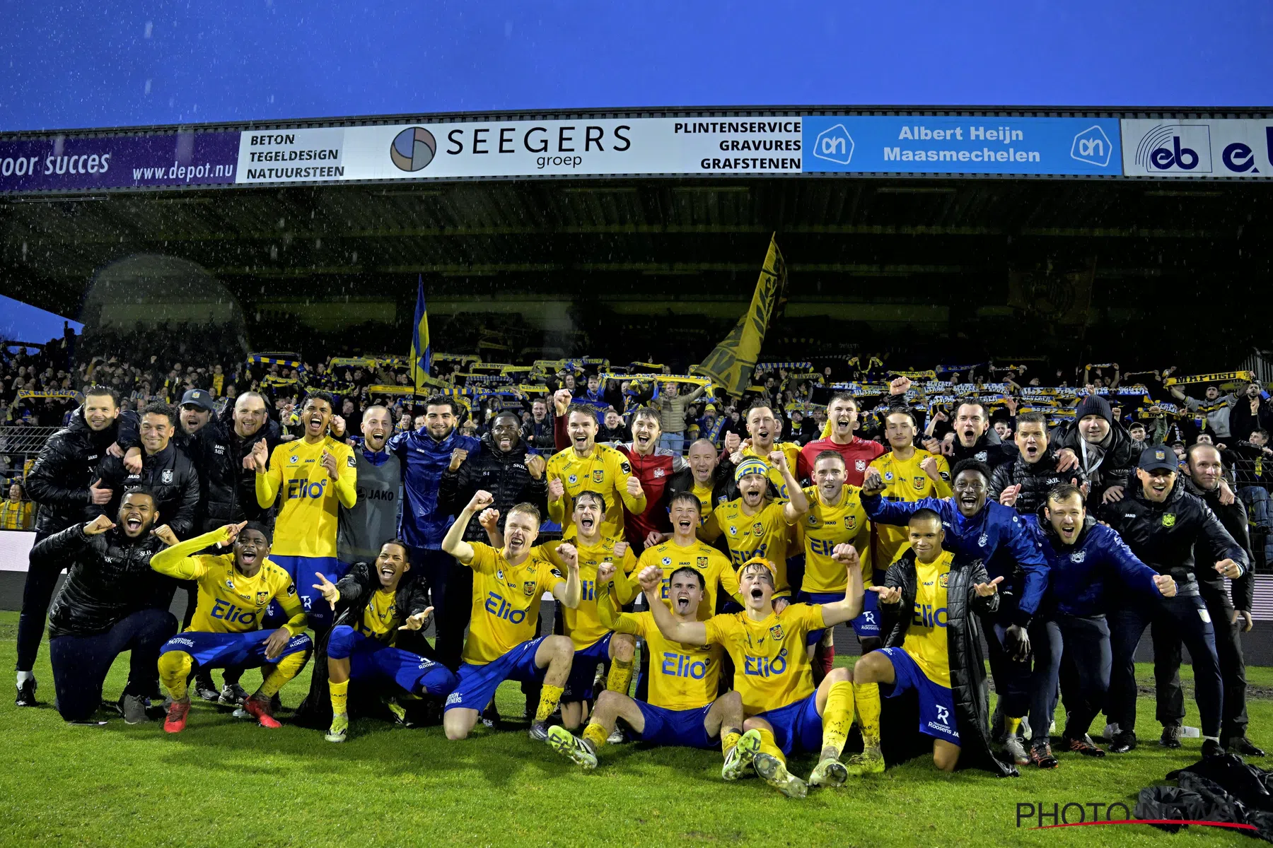 Grote vreugde bij SK Beveren na promotie bij Bob Peeters en Marink Reedijk