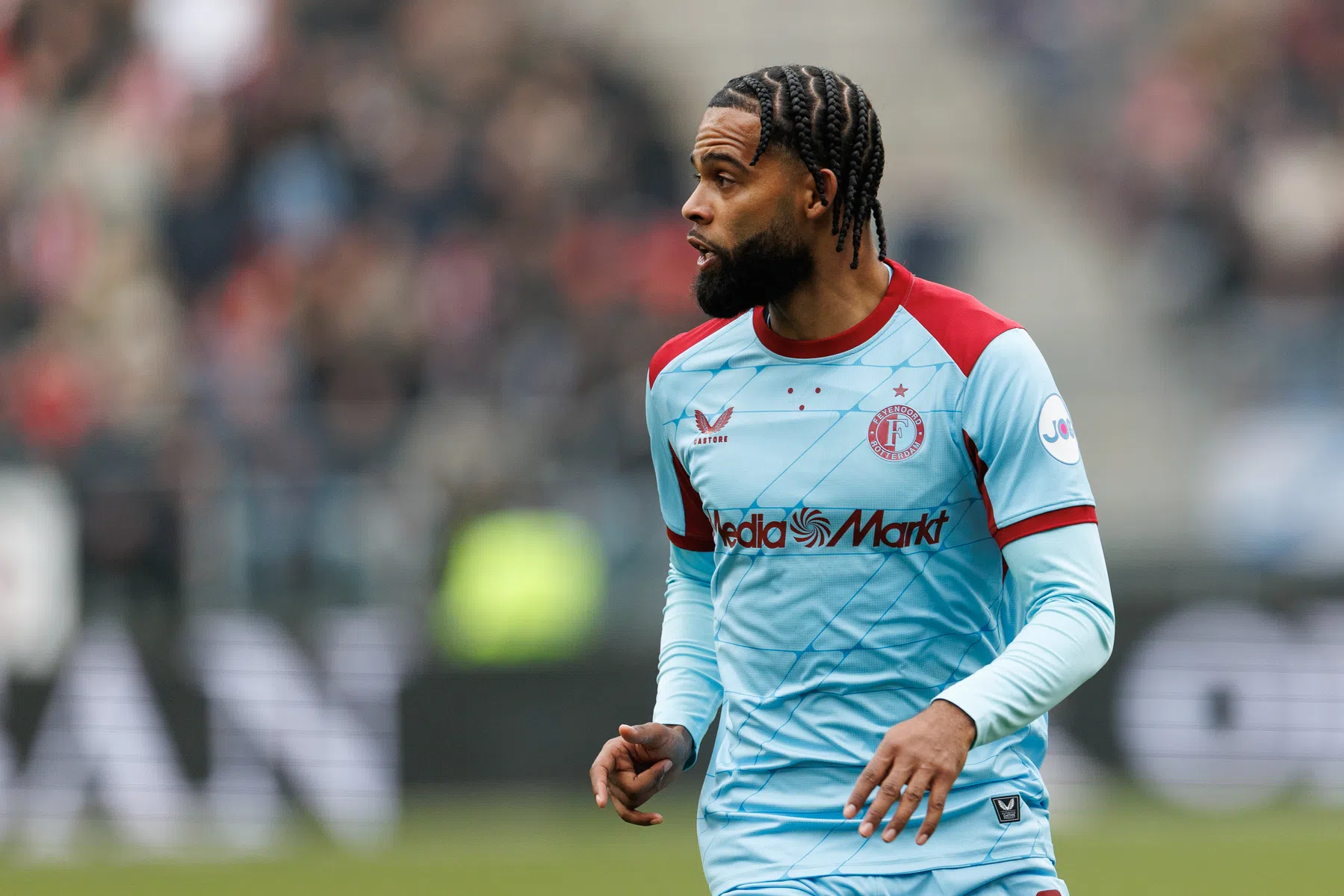 Jeremiah St. Juste haakt af tijdens openbare training Feyenoord