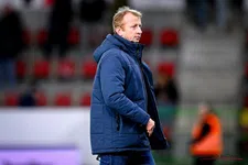 Thumbnail for article: Zulte Waregem uit vertrouwen in coach Vandenbroeck na ontevredenheid van achterban