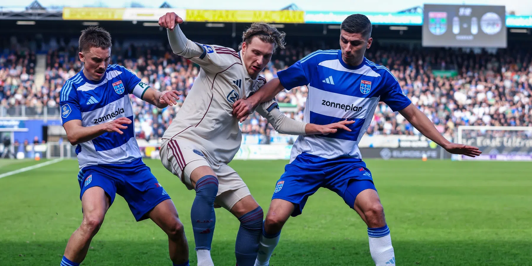 Kees Kwakman zeer kritisch op Ajax-aanvaller Mika Godts