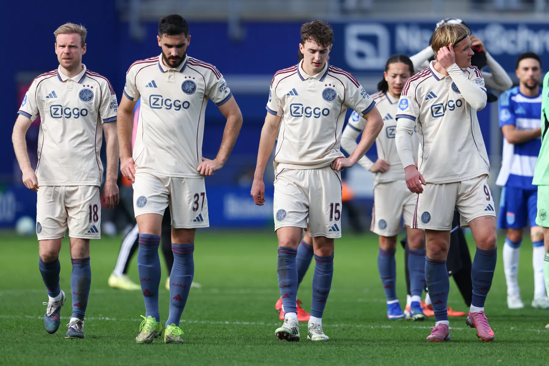 Wim Kieft en Mark van Bommel missen leiders bij Ajax