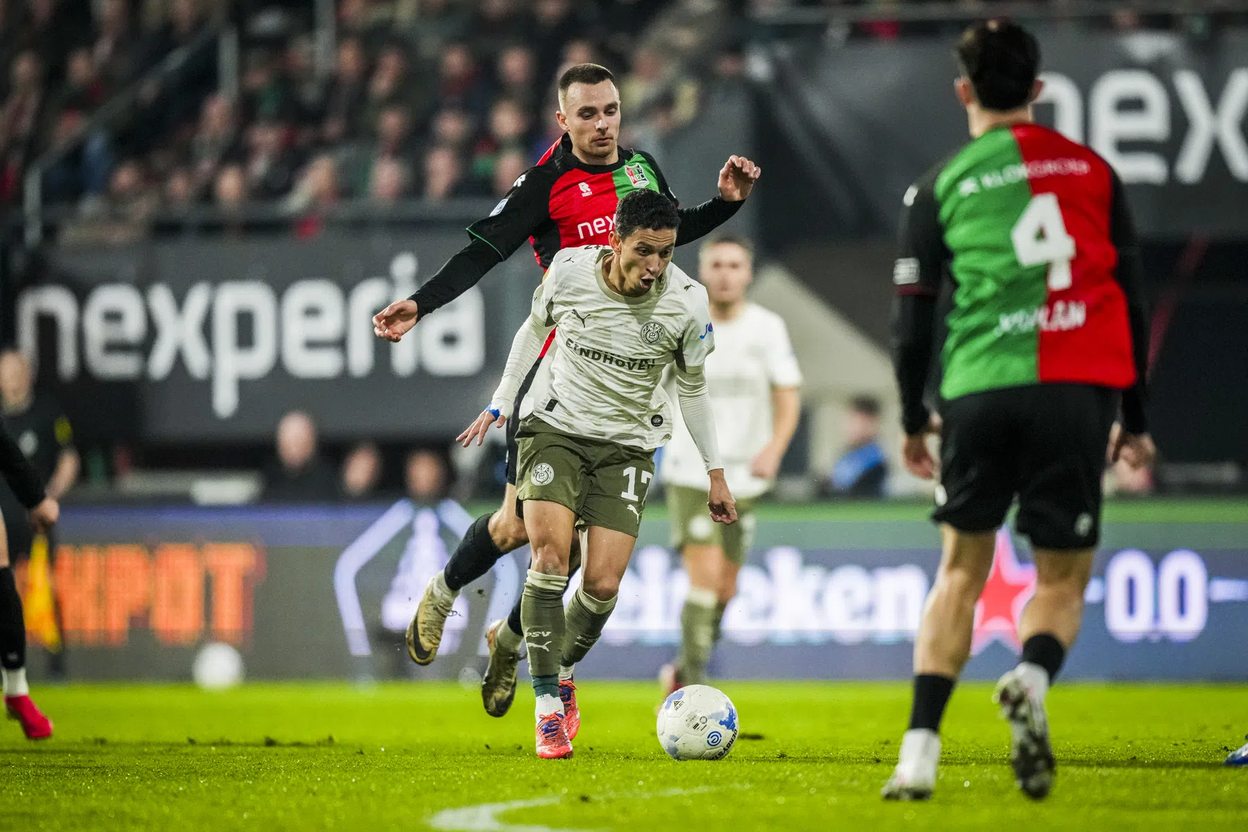 PSV moet Mauro Junior weken missen na bekerduel