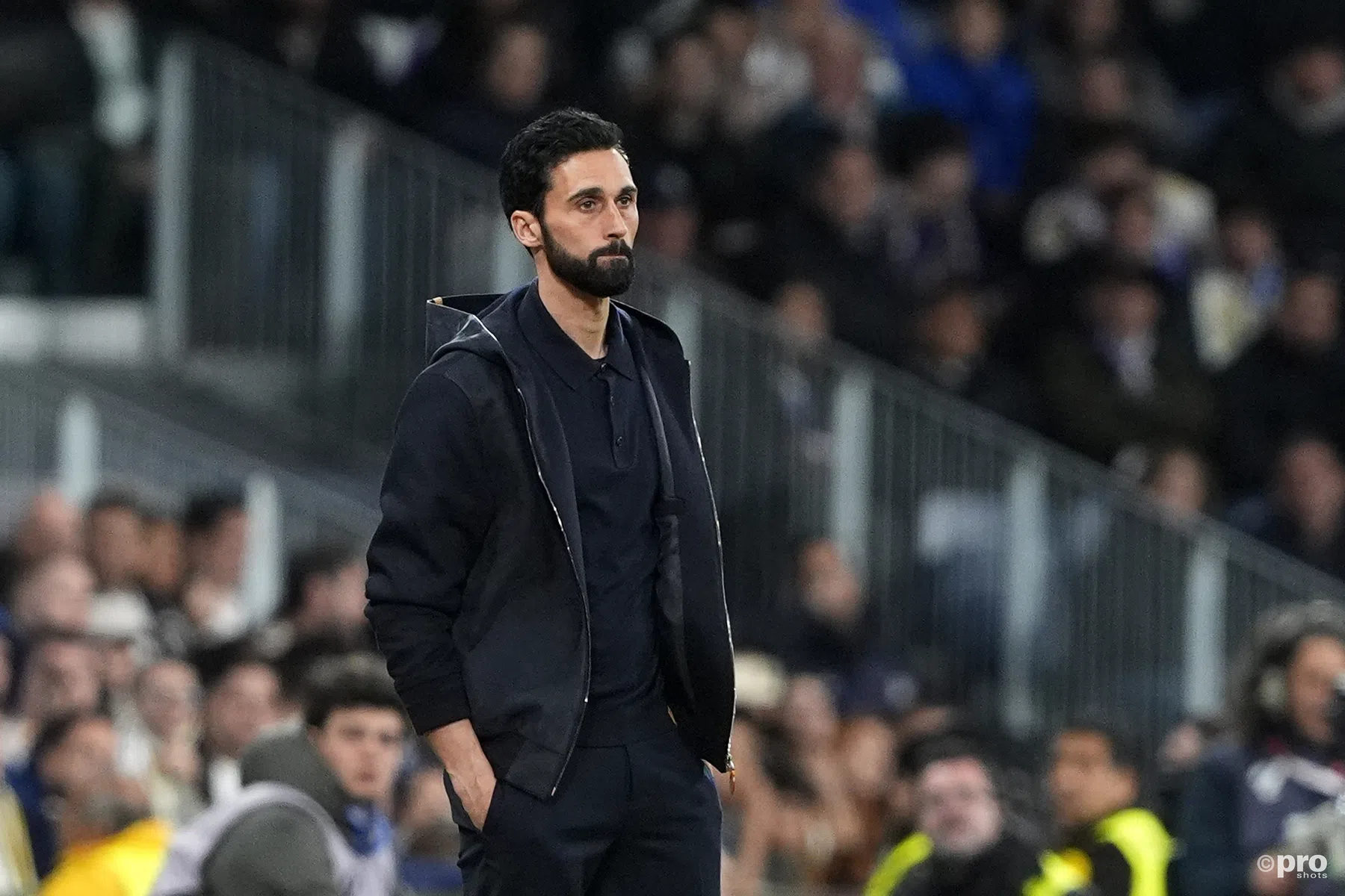 Real Madrid-trainer Arbeloa wijst naar arbitrage na nederlaag tegen Bayern München
