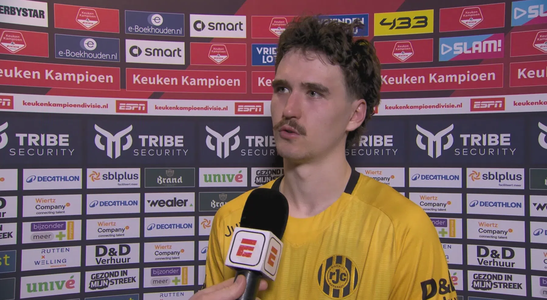'We speelden tegen elf arrogante jongetjes van PSV, ze gingen erg vervelend doen!'