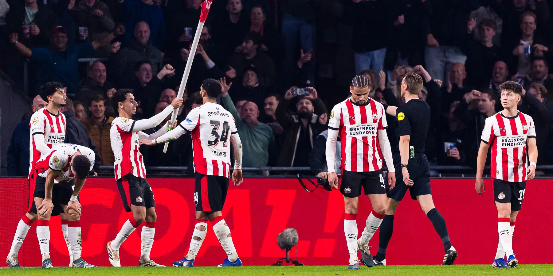 Kampioensshirts PSV al in de omloop