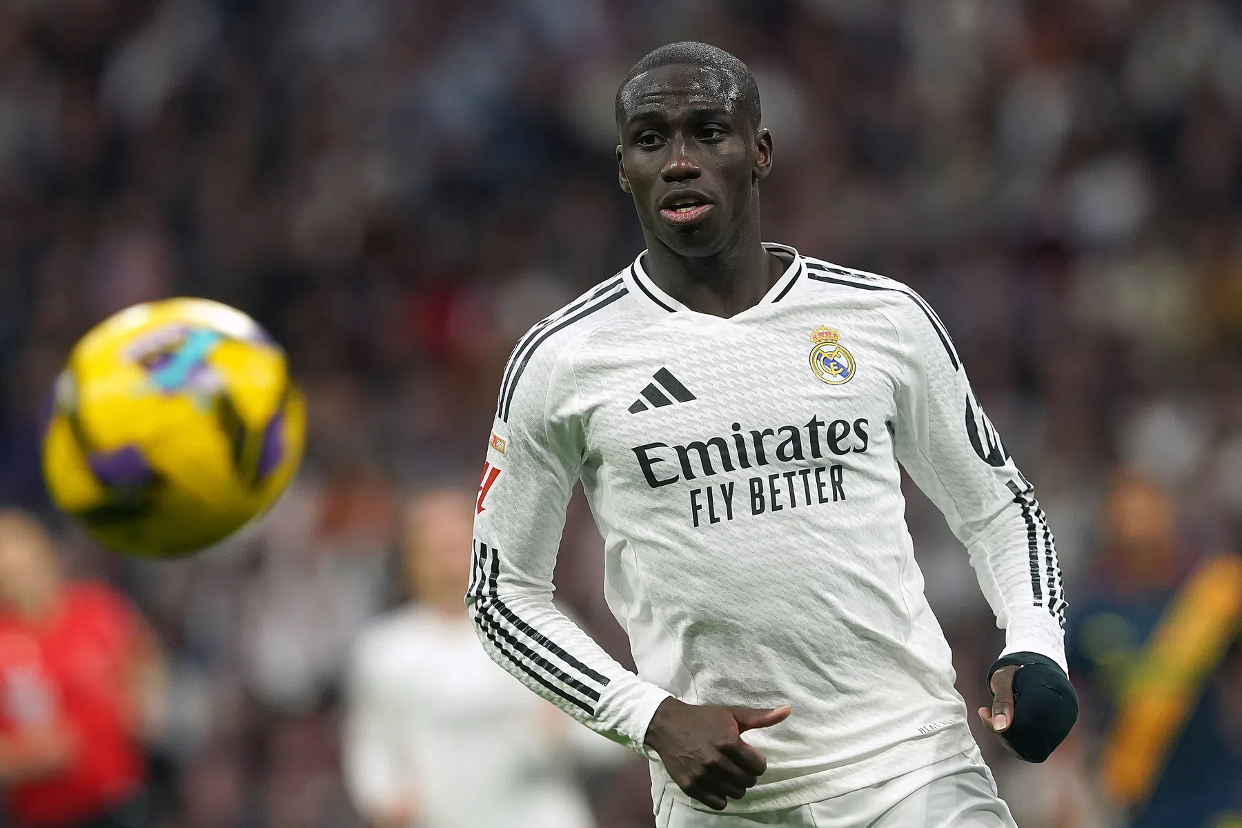'Real Madrid-pechvogel Ferland Mendy jaar uitgeschakeld'