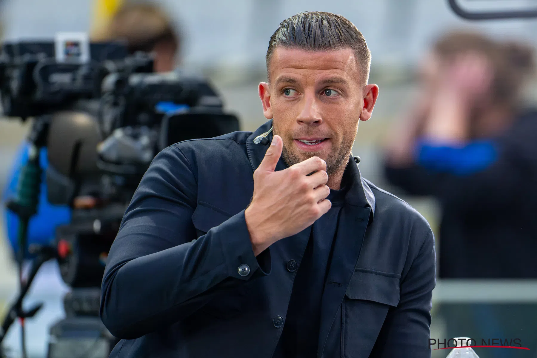 Oud-Ajax-speler Alderweireld wil terugkeren naar de voetbalwereld en bij Antwerp