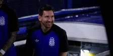 Thumbnail for article: Buitenspel: Argentijnse selectie vliegt met 'Messi-jet' naar het WK 