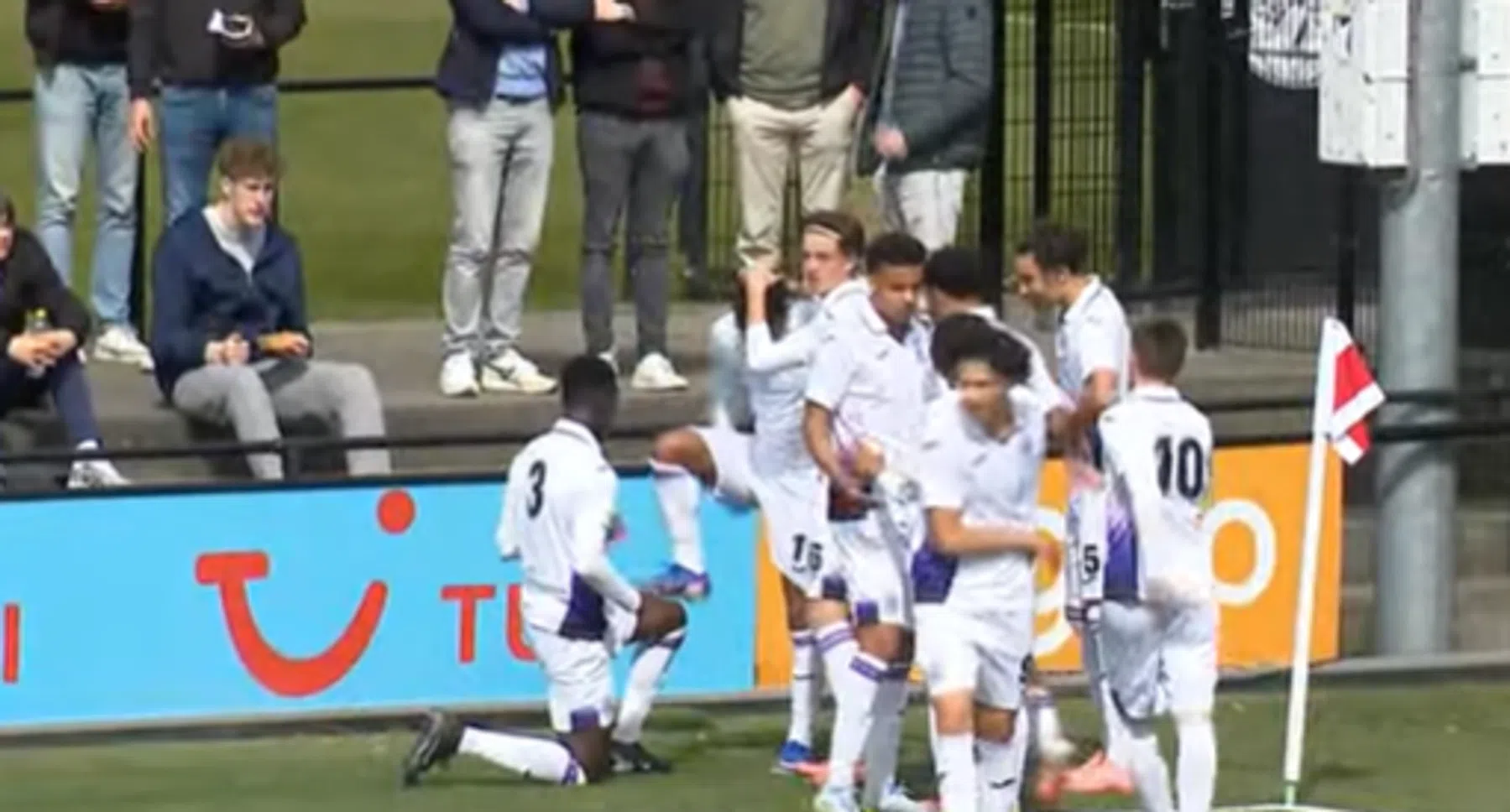 RSCA rekent op Future Cup in 2 minuten af met Duitsers, zoon Mujangi Bia scoort