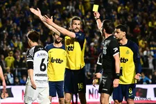 Thumbnail for article: Albert begrijpt er niets van na Union - STVV: 'Altijd penalty, onbegrijpelijk op dit niveau'