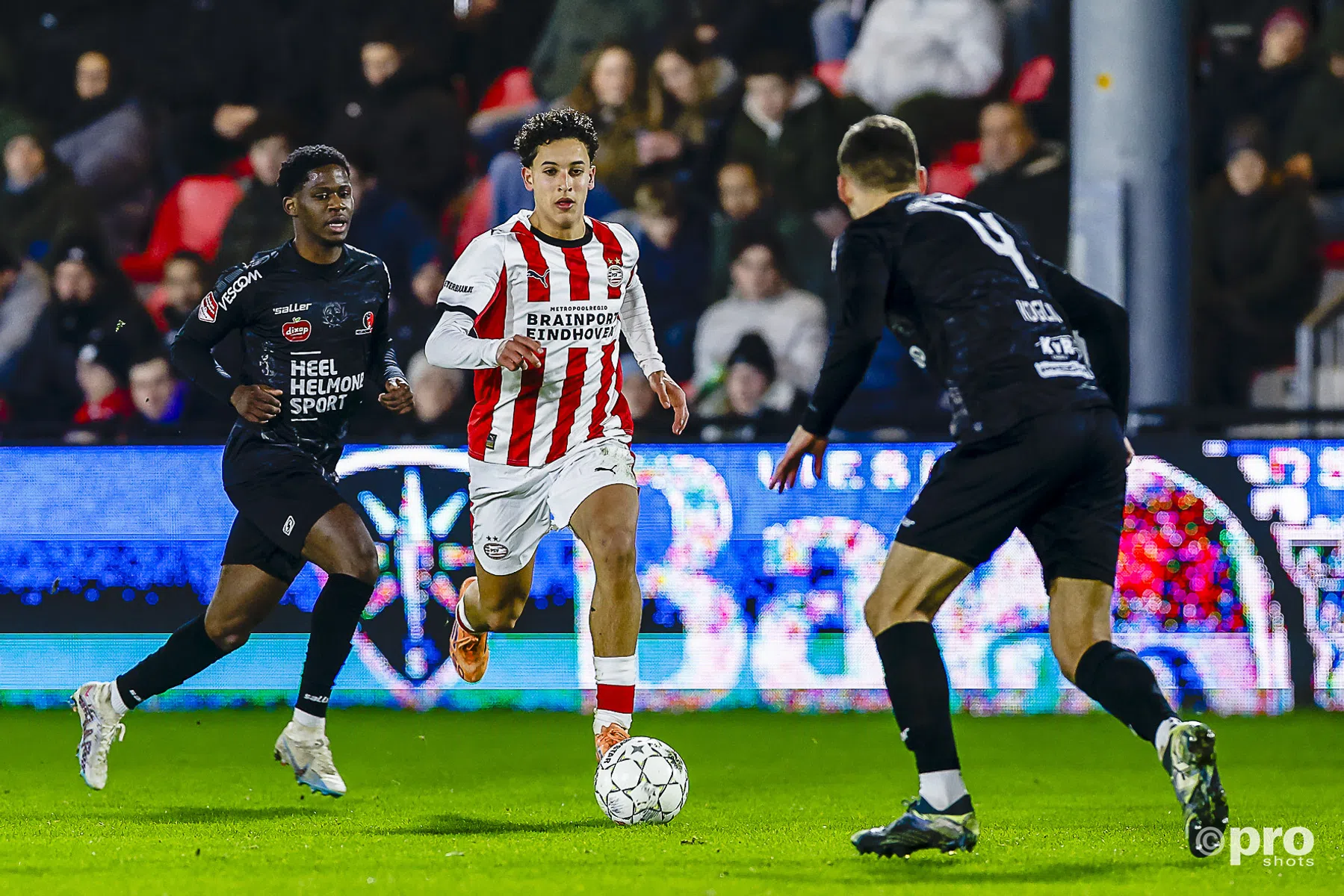 'PSV wil contract van aanvaller Boumahdi verlengen'