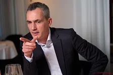 Thumbnail for article: 'Hervorming dreigt ook amateurvoetbal te raken: Promotie niet altijd verzekerd'