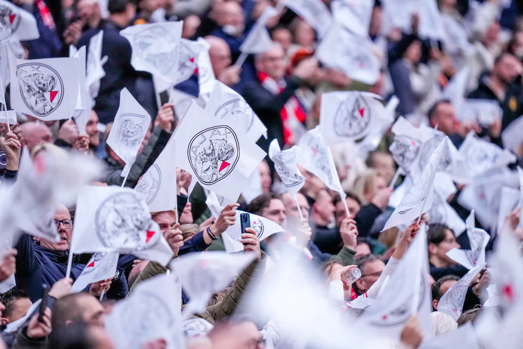 Ajax-shirts 2026/27 gelekt: Trefoil logo en nieuw design
