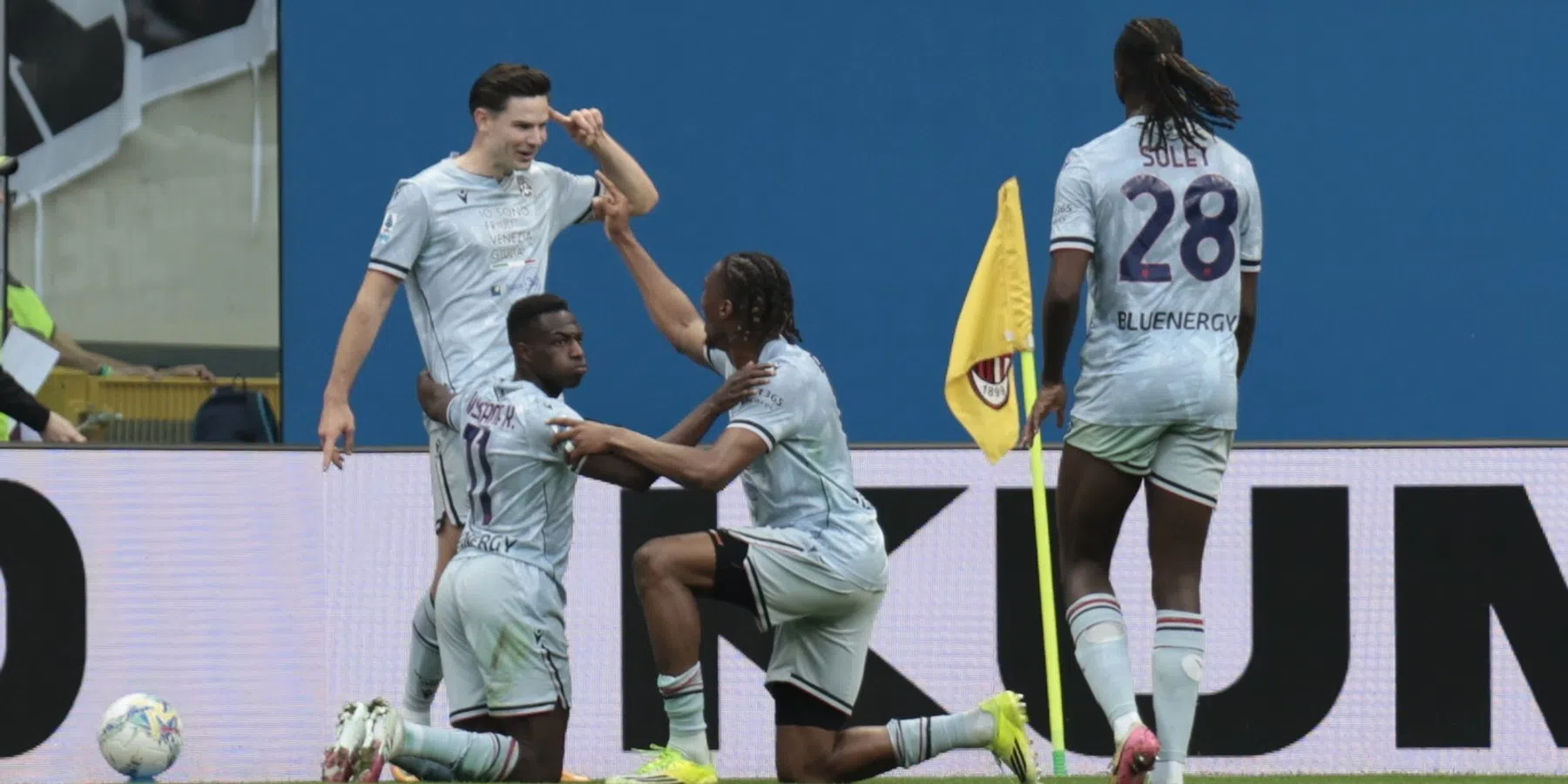 AC Milan verliest van Udinese, Ekkelenkamp scoort