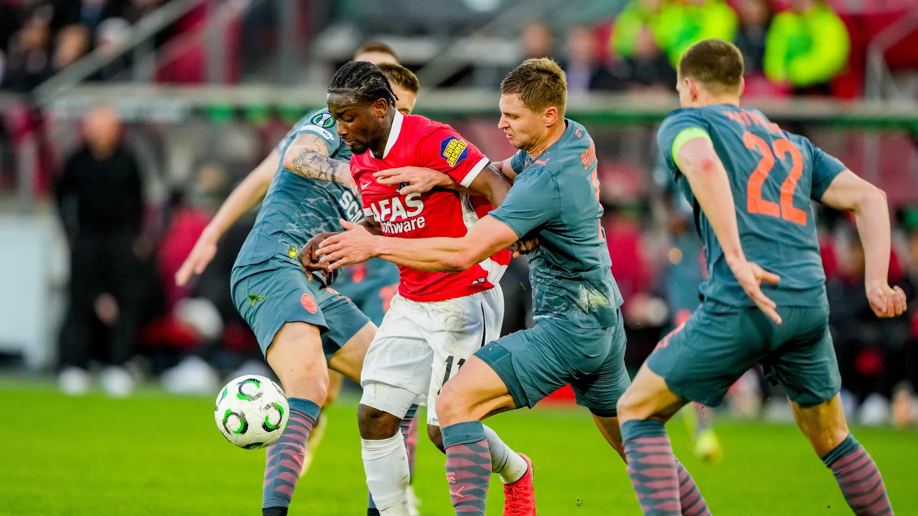Gewijzigd AZ verlaat Europa met remise tegen Shakhtar