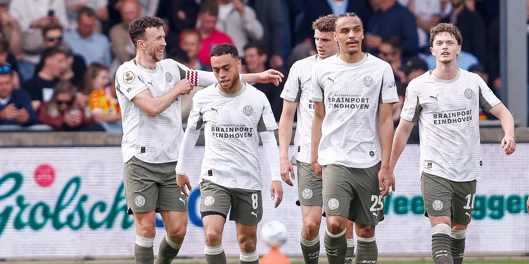 PSV mede dankzij uitblinkende Perisic eenvoudig langs Go Ahead