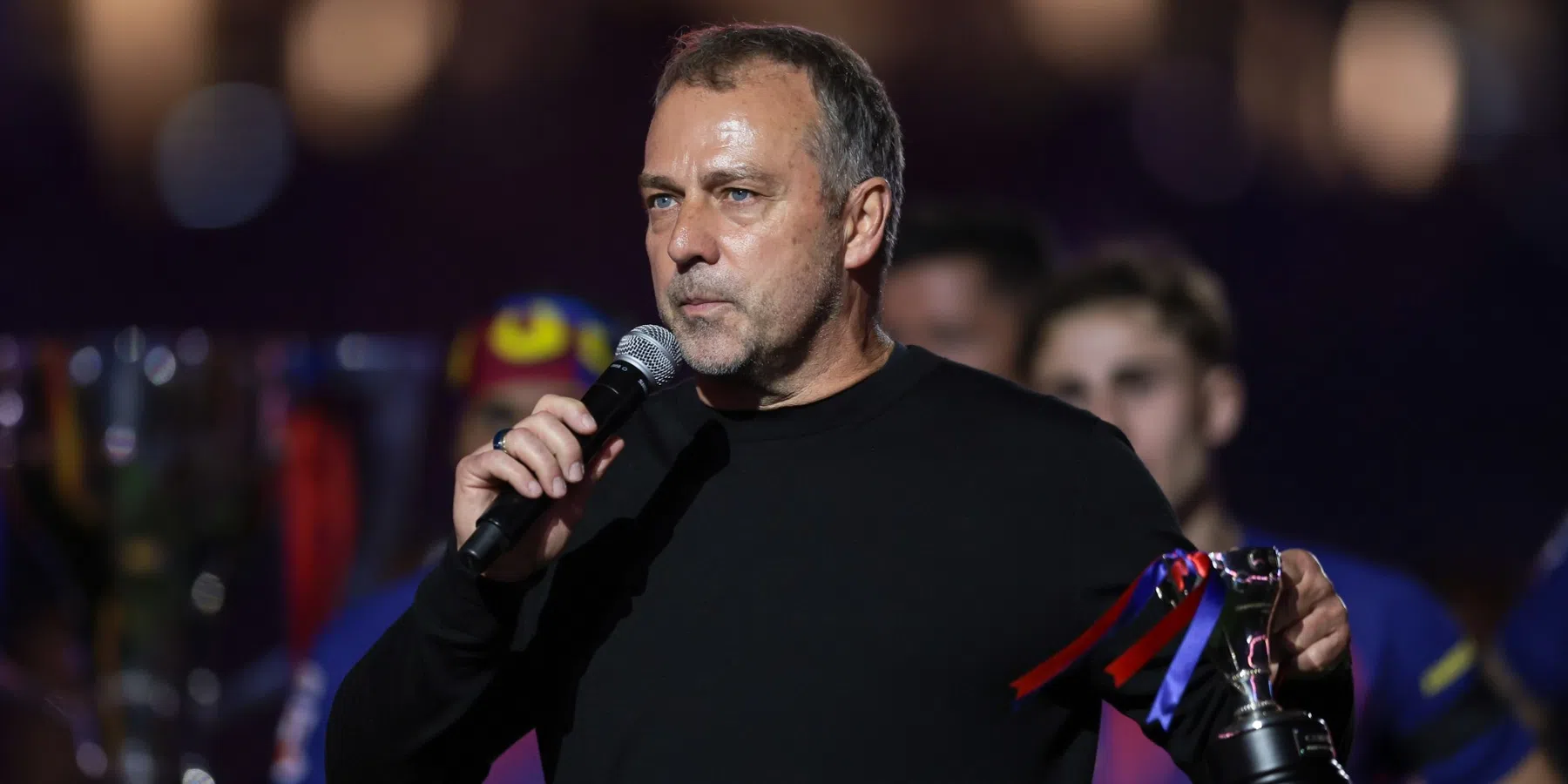 FC Barcelona en trainer Hansi Flick akkoord over nieuw contract