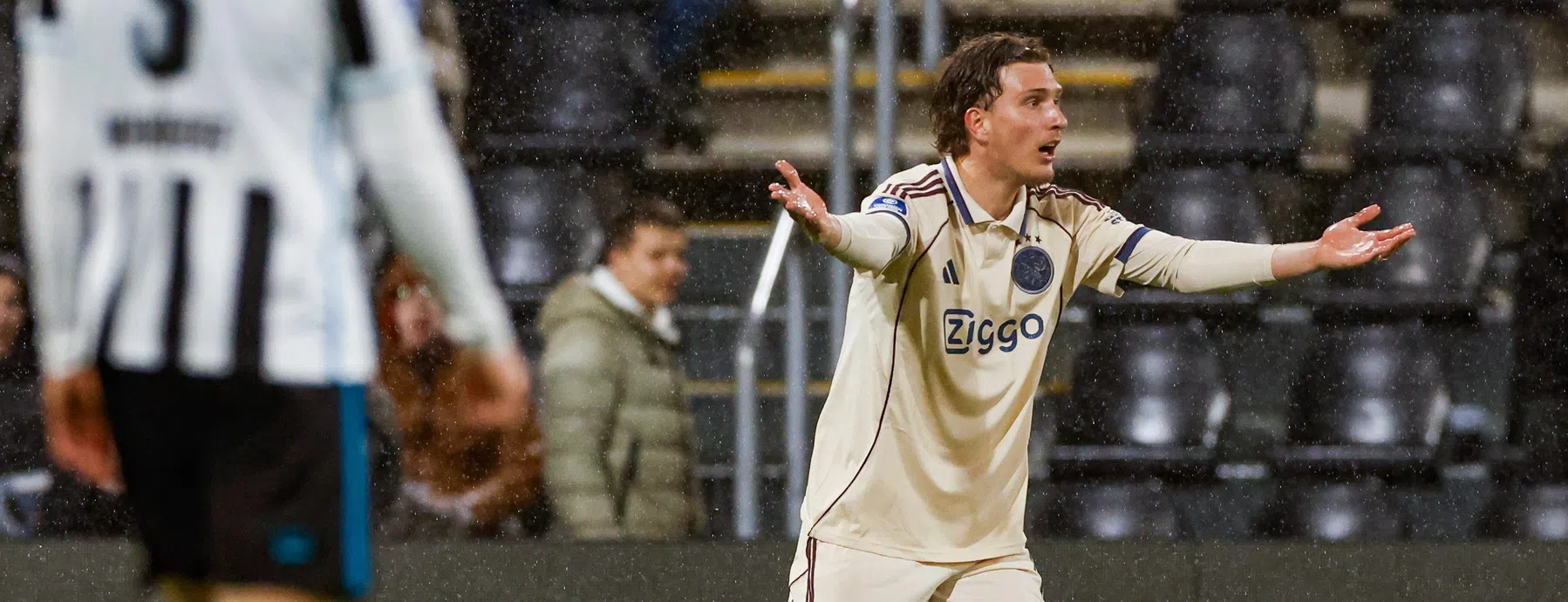 Johan Boskamp over ontbreken van Ajax-speler Mika Godts bij Rode Duivels