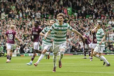 Thumbnail for article: Celtic dompelt Hearts in rouw en pakt Schotse landstitel na zinderende ontknoping