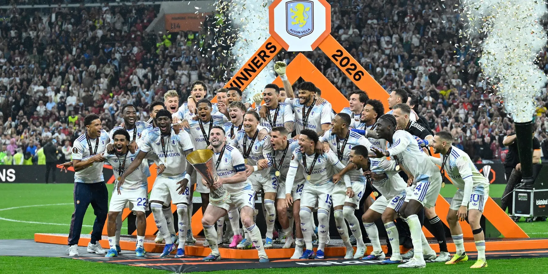 Engelse pers komt superlatieven te kort na Europa League-zege Villa en Emery