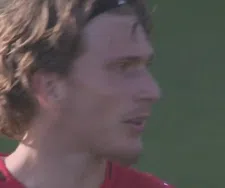 Thumbnail for article: Heerlijke beelden: Godts zingt tijdens Ajax-FC Groningen klassiek Ajax-lied mee