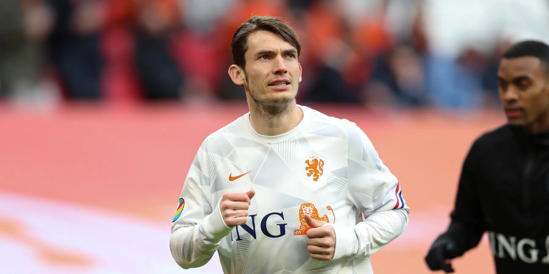 Marten de Roon reageert hilarisch op Oranje-oproep