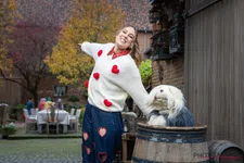 Thumbnail for article: Nainggolan en Deschacht duiken op in videoclip van Samson en Marie