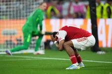 Thumbnail for article: Danny Blind snapt niets van beslissende penalty Arsenal: 'Dat is regel één'