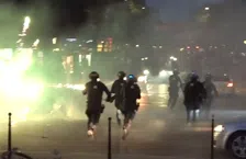 Thumbnail for article: Rel in Parijs escaleert na CL-finale, politie bekogeld met vuurwerkmortier
