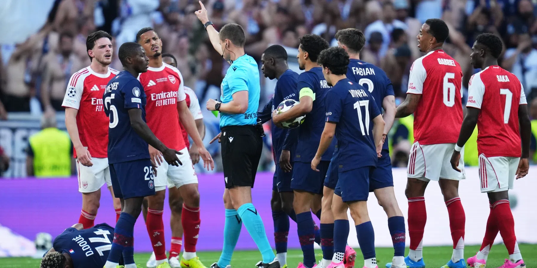 LIVE: Paris Saint-Germain - Arsenal